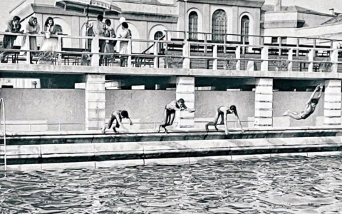 Un tuffo in piscina e nei ricordi in un imperdibile libro