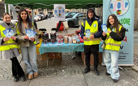 Tanti regali solidali per sostenere l’Associazione Oncologica Pediatrica