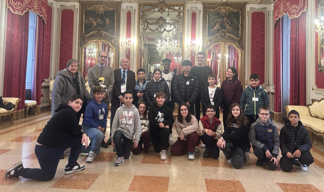 La 1ª G della media “Verga” in Prefettura per la Giornata Mondiale dell’Infanzia