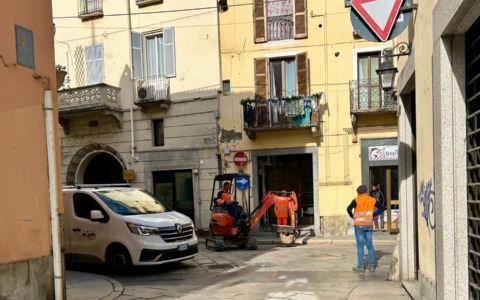 Strade chiuse temporaneamente e divieti di sosta per lavori in città: ecco dove