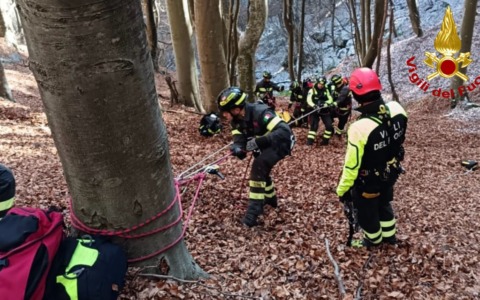 Venti Vigili del fuoco impegnati in nuove esercitazioni in Valsesia per il soccorso nelle zone impervie