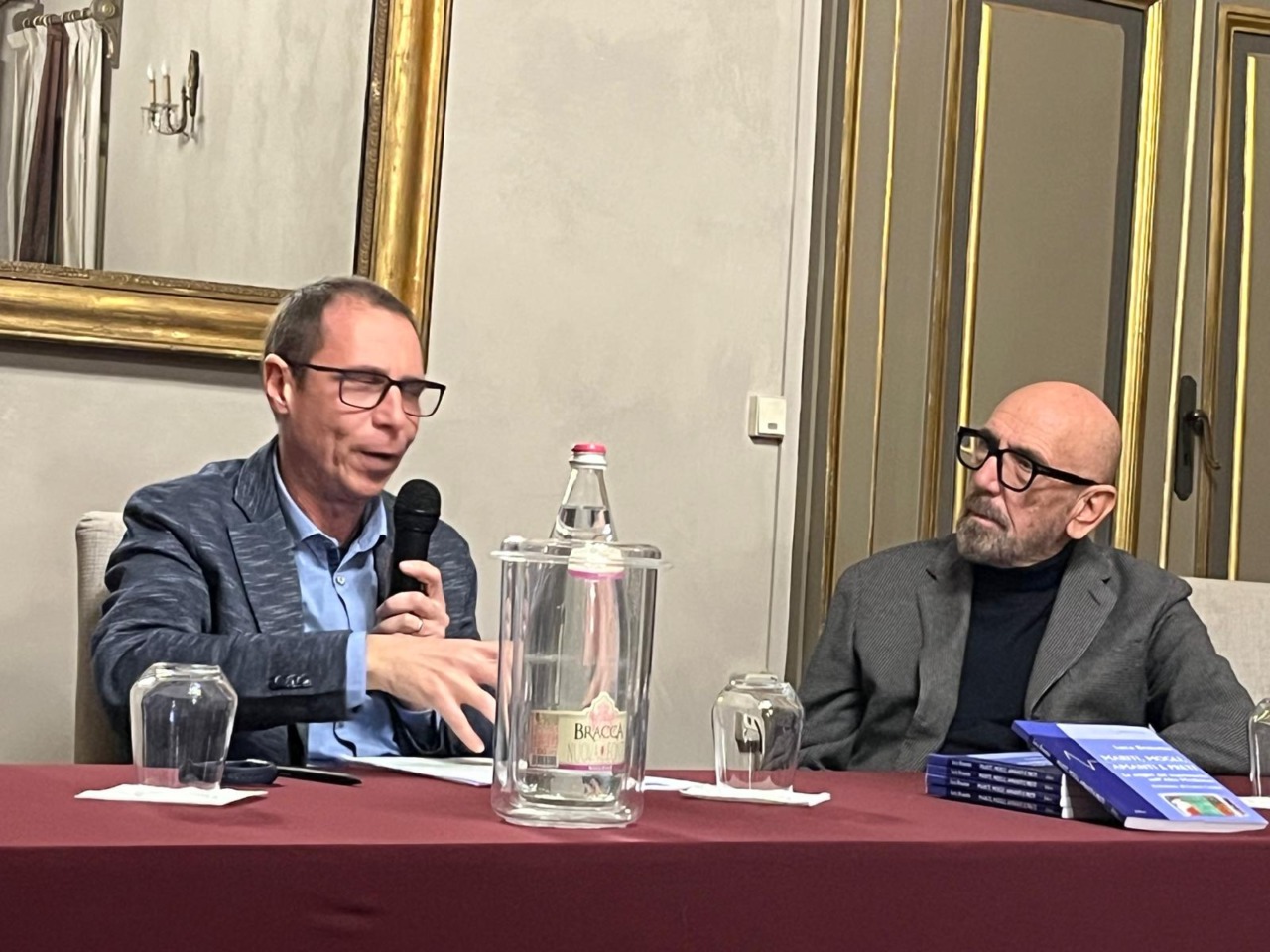 Circolo Ricreativo di via Galileo Ferraris gremito per la conferenza di Luca Brusotto