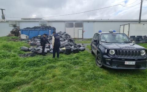 Rifiuti illegali trovati a Cigliano scoperchiano una bomba ambientale