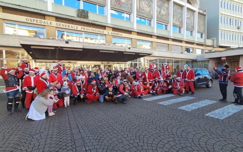 Oltre 100 motociclisti “Babbo Natale” mobilitati per i regali a Pediatria