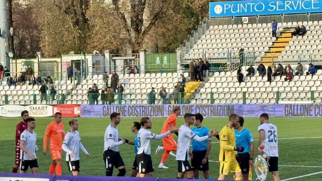 L’incornata di Comi risponde al capolavoro di Karlsson: Pro Vercelli-Renate 1-1