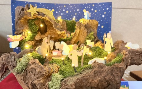 “I presepi ant ij such” esposti nella chiesa del Sacro Cuore al Belvedere: la magia della Natività nei ceppi