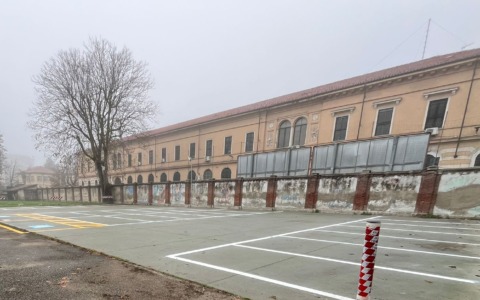 Il parcheggio gratuito di piazza Mazzini aperto anche di domenica durante le festività