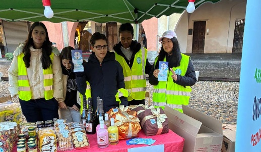 AOP: successo dei banchetti e il 23 dicembre spettacolo di Natale