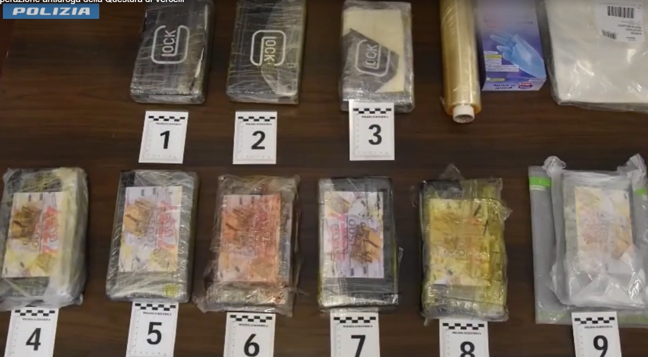 I dettagli e il video dell’operazione antidroga della Questura di Vercelli