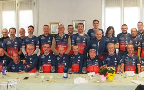 Velo Club Vercelli: applausi, classifiche e consegna maglie al pranzo di fine stagione