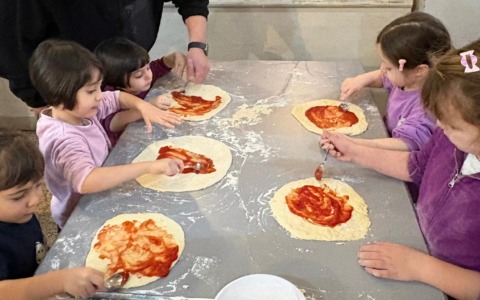 “Pizzaioli per un giorno”: una giornata speciale tra gusto, tradizione e condivisione per la scuola dell’Infanzia Sacro Cuore