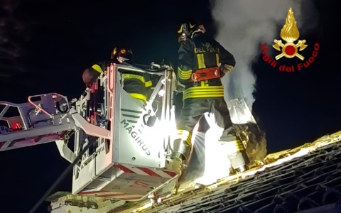 Incendio canna fumaria al rione Isola