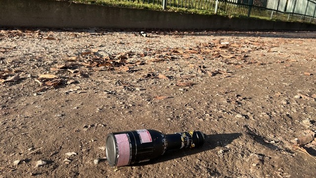 Botti e bagordi di Capodanno a Vercelli: i resti in giro per la città anche al tramonto di venerdì 2 gennaio