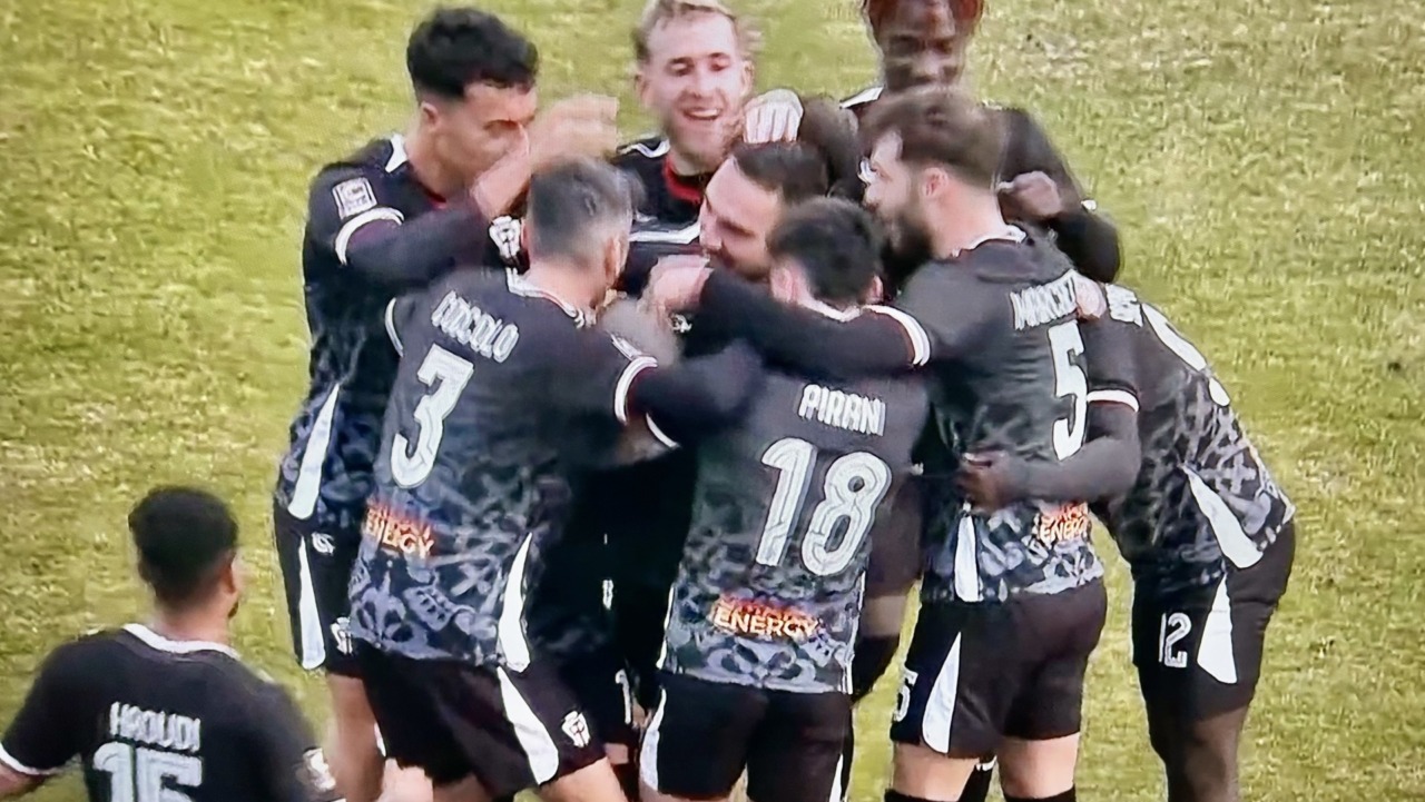 Pro Vercelli: a Zanica, la lezione dei veterani Iotti e Comi a un gruppo troppo fragile. Santoni merita un 4