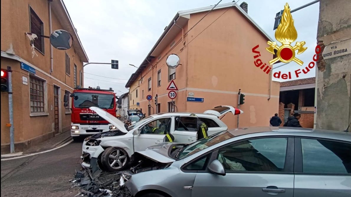 Incidente a Cigliano tra le vie XX Settembre e Pietro Micca: l’intervento dei vigili del fuoco