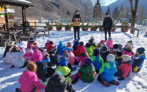 Simpatica lezione sulle nevi dei Finanzieri del Soccorso Alpino