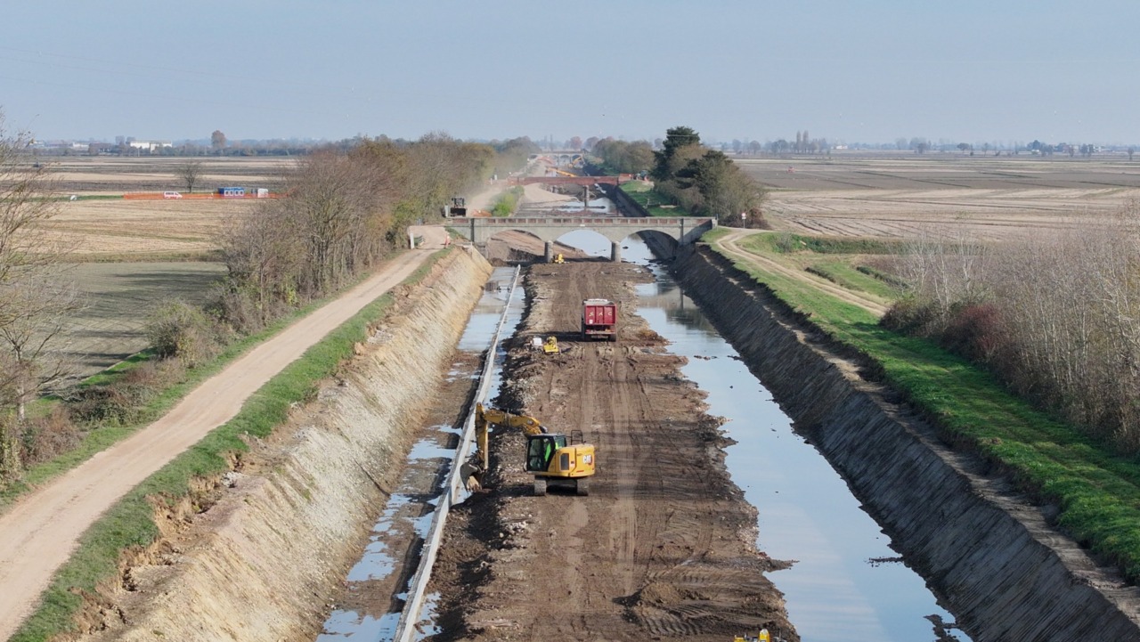 Rilevata Dora: proseguono i lavori strategici di Ovest Sesia, massima attenzione all’emergenza del ponte canale sulla Dora Baltea