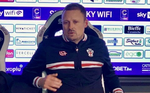 Pro Vercelli-Pro Patra 1-0, interviste. Santoni: “Contava solo vincere”. L’ex Masi: “Per me qui è casa”