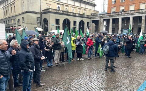 Sit-in di Confagricoltura a difesa del riso e degli agricoltori