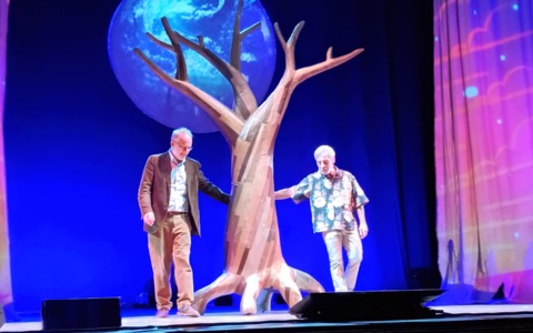 Successo al Civico per il viaggio ambientalista di Mancuso e Storti