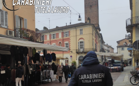 Manodopera irregolare al mercato cittadino: multe, denunce e sospensioni di attività