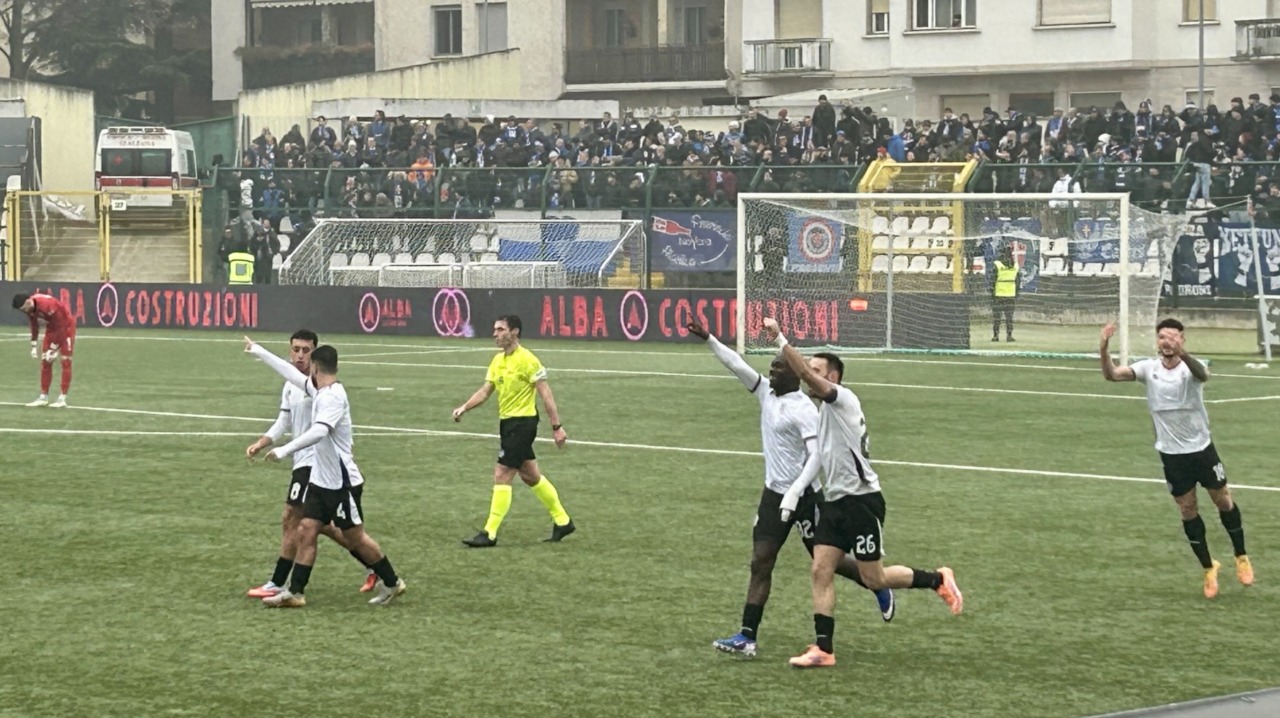 Goduria Pro Vercelli! Derby da en plein, col Novara finisce come all’andata: 1-0, decide Akpa Akpro!