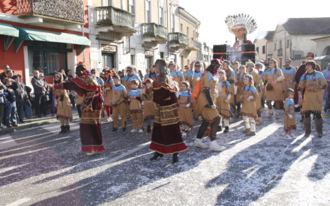 Borgo Vercelli si scatena in strada: un Carvè davvero da incorniciare