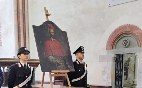 Iniziata la cerimonia per il ritorno del ritratto di Guala Bicchieri