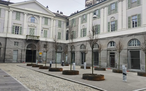 A Vercelli, piazza Ambrogio Alciati torna finalmente fruibile ai pedoni