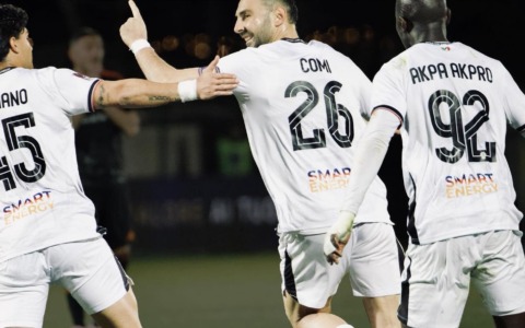 Tra Alcione e Pro Vercelli è pari di rigore! Quello di Comi, al 95′, costringe Agazzi all’autogol e vale la salvezza aritmetica: 1-1