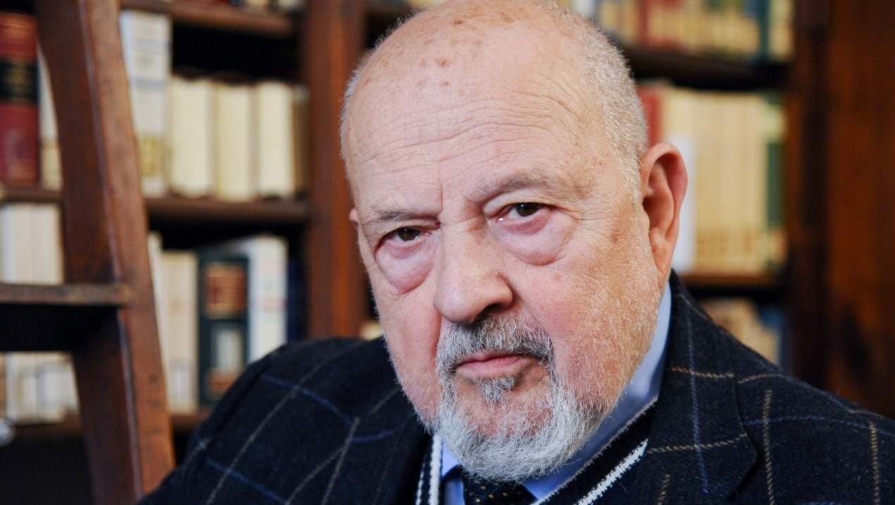 Sale l’attesa per Franco Cardini a Vercelli: San Francesco e il Medioevo protagonisti a Vercellae Hospitales