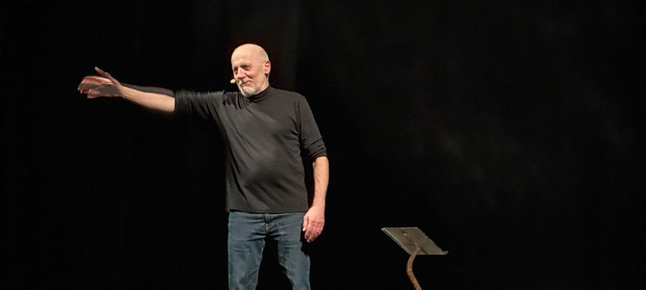 Paolini e gli antenati: grande prova d’attore al Civico