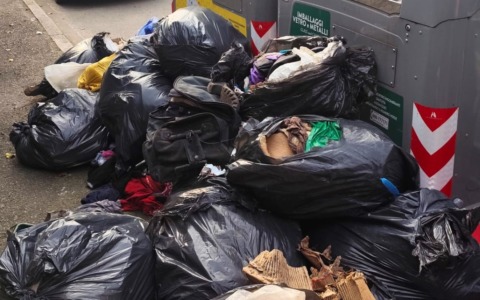 Trenta sacchi neri abbandonati in poche ore: due furbi multati