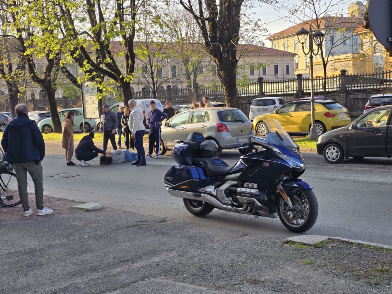 Incidente in corso De Gregori: investita una donna