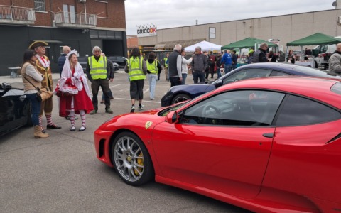 Supercar e festa solidale: Aop centra l’obiettivo