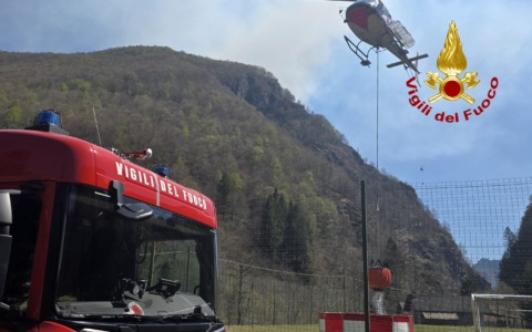 Incendio Cravagliana: ancora in corso le operazioni di spegnimento