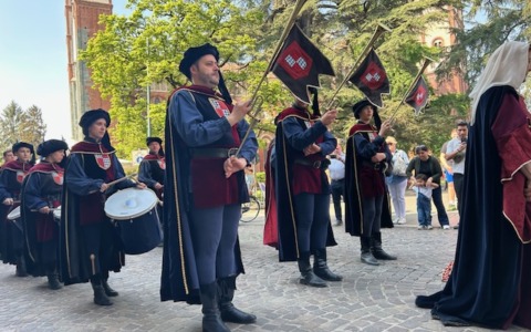 Cortei medievali a Vercellae Hospitales: un’ulteriore gallery delle sfilate che hanno incantato
