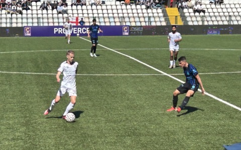 Pro Vercelli, Dean Huiberts torna in Olanda: ufficiale l’accordo con l’Helmond Sport