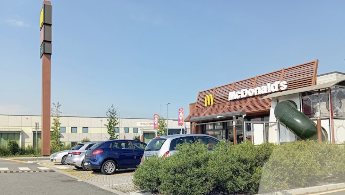 Solidarietà sul territorio: rinnovata la collaborazione tra Comune e McDonald’s a sostegno delle famiglie santhiatesi