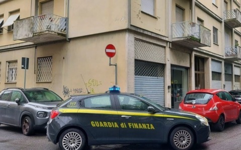 Usavano i fondi per i bimbi malati di cancro per spese voluttuarie: vertici di un’associazione di volontariato vercellese nei guai