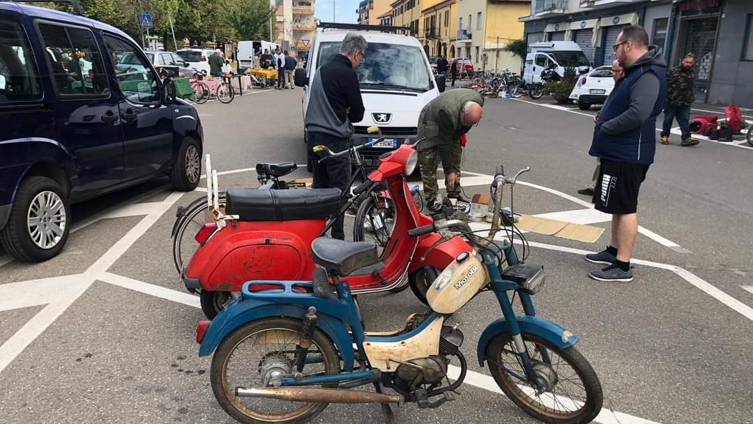 Ruggine, domenica 24 maggio ultima data prima delle vacanze estive della mostra scambio a Santhià