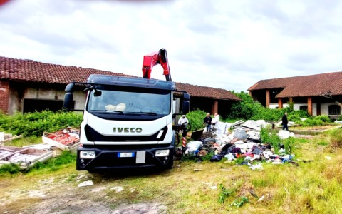 Via alla bonifica del cascinale invaso da eternit più volte segnalato da Notizia Oggi Vercelli