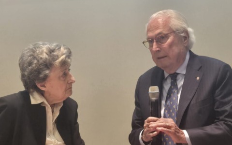 Il ringraziamento del sindaco Scheda alla professoressa Maria Pia Saviolo Magrassi