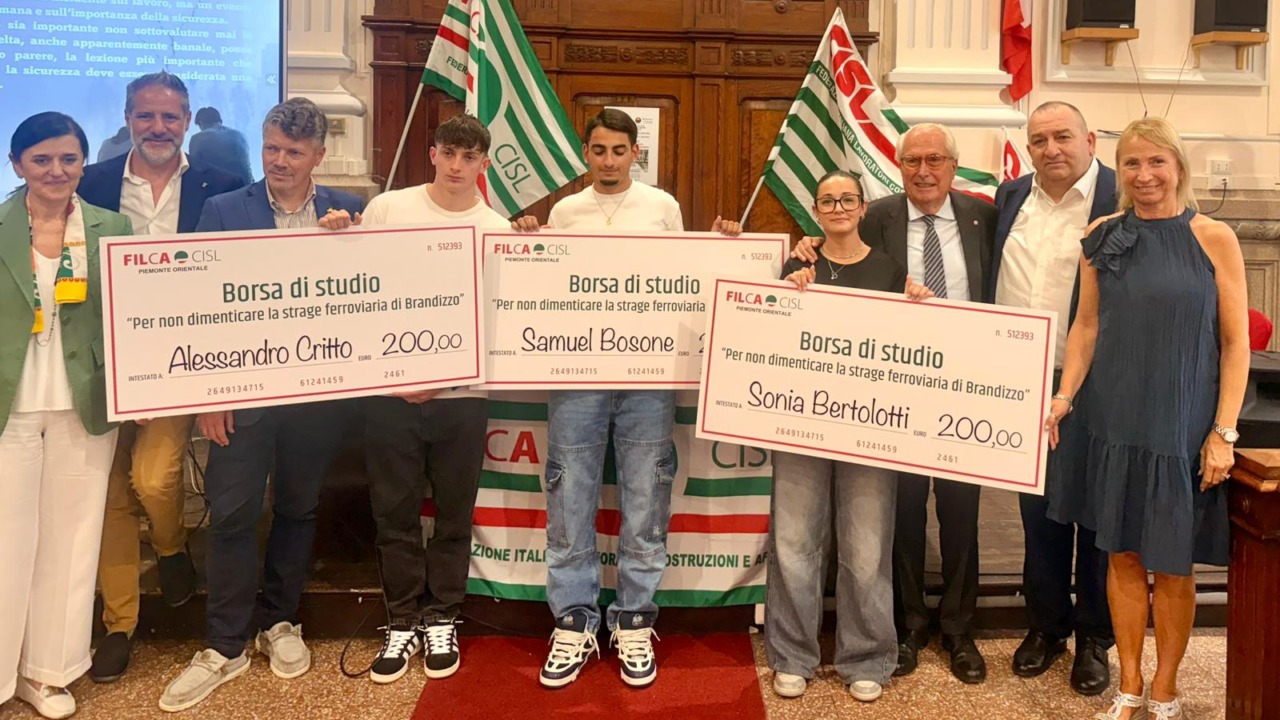 Consegnate all’istituto Cavour le borse di studio in memoria delle vittime della strage di Brandizzo