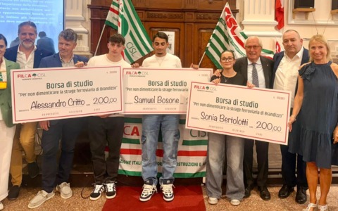 Consegnate all’istituto Cavour le borse di studio in memoria delle vittime della strage di Brandizzo