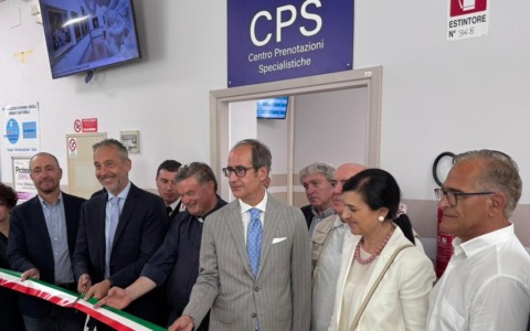 Una nuova sala d’attesa per il “CUP interno” dell’ospedale Sant’Andrea di Vercelli