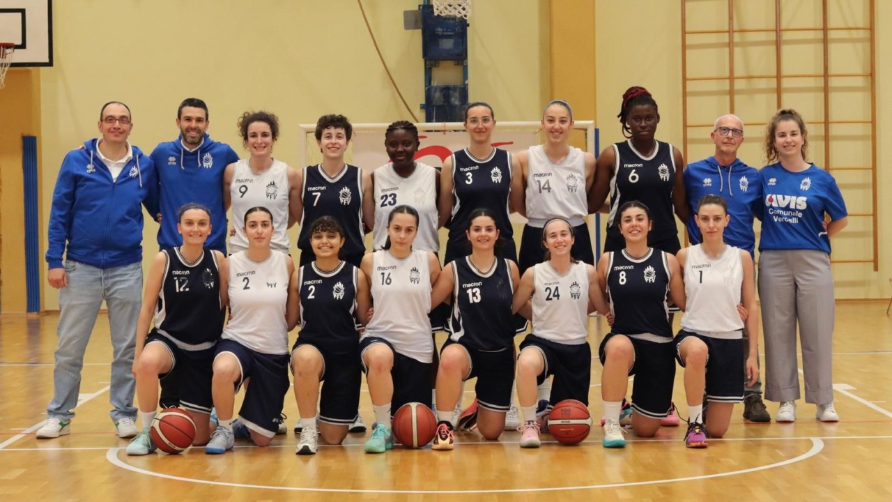 Pallacanestro Femminile Vercelli: coach Davide Simone ripercorre una stagione esaltante