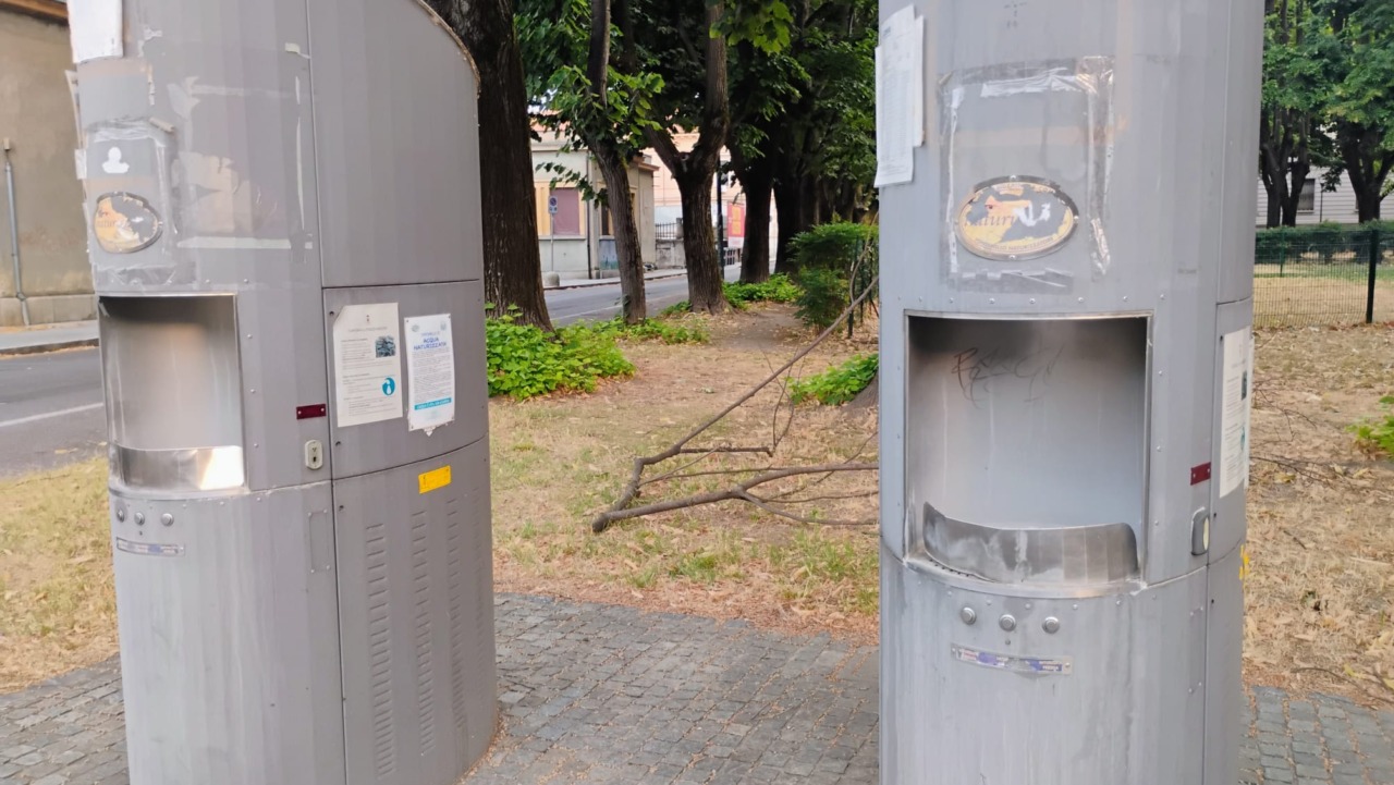 “I fontanelli dell’acqua di piazza Mazzini non funzionano più”: interrogazione comunale del centrosinistra vercellese