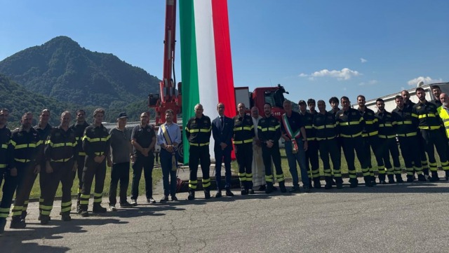 Inaugurato a Varallo il nuovo mezzo antincendio dei Vigili del Fuoco