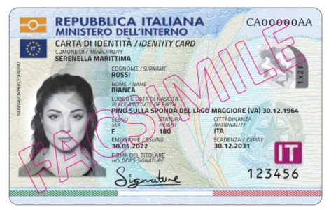 Vercelli, carta d’identità illimitata per gli over 70: la novità per semplificare la burocrazia